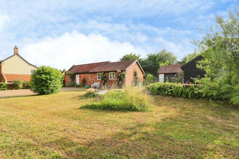 2 bed property, in Stoney Lane, £475,000