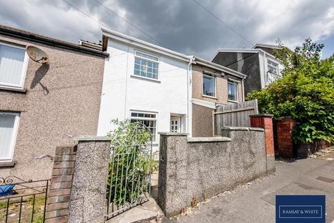 2 bed property, in Gilfach Cynon, £130,000