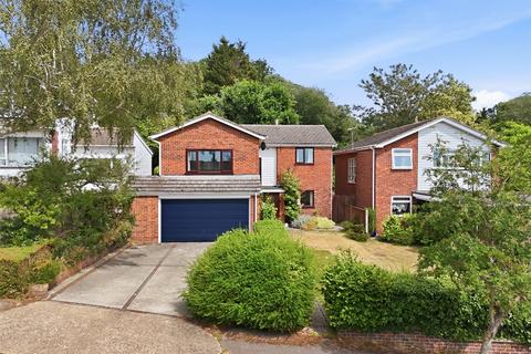 4 bed property, in Kings Road, £550,000