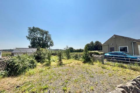 Land, in Victoria Cottage, £27,000