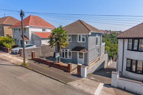 3 bed property, in Lon Mafon, £375,000