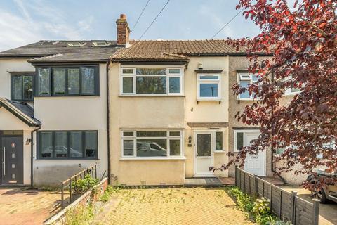 3 bed property, in Oakleigh Way, £475,000