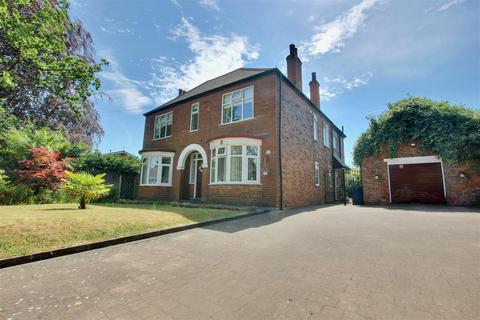 5 bed property, in Endyke Lane, £560,000