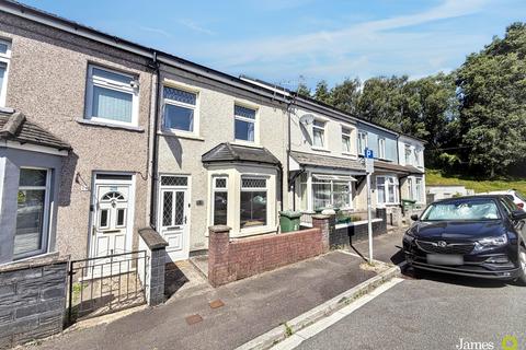 4 bed property, in Oxford Street, £160,000