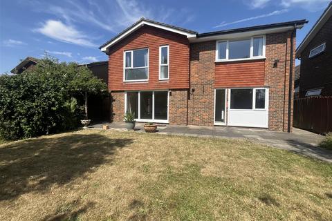 4 bed property, in The Brambles, £750,000