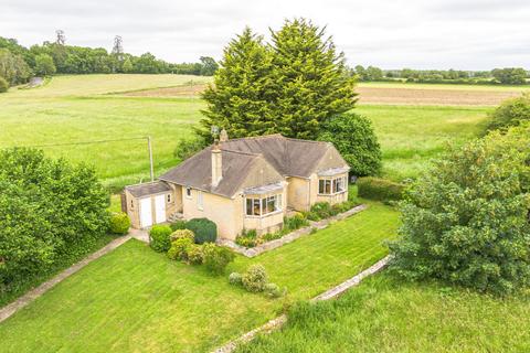 2 bed property, in Easton Grey, £500,000
