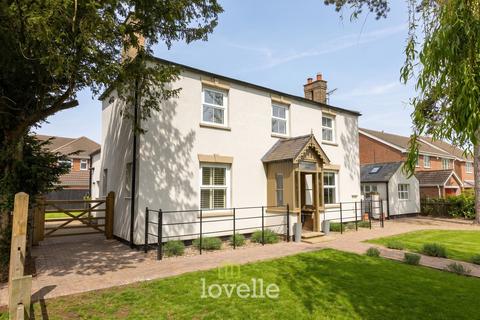 5 bed property, in Archer Road, £549,950