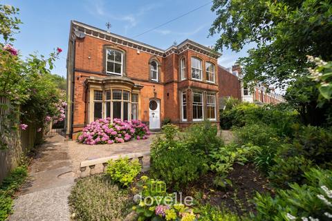 7 bed property, in Abbey Road, £525,000