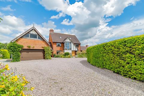 4 bed property, in 3 Silver Birch Drive, £1,150,000
