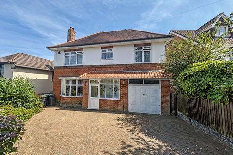4 bed property, in Boscombe East, £625,000
