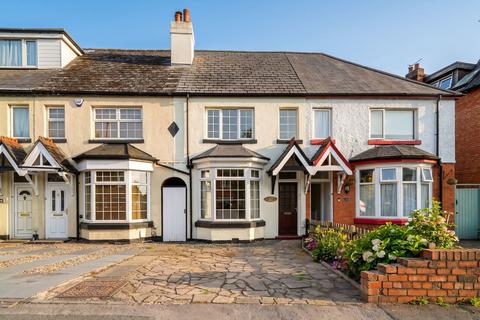 3 bed property, in Union Road, £300,000