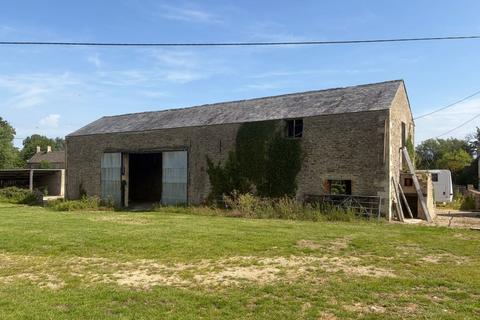4 bed property, in Horcott, £450,000