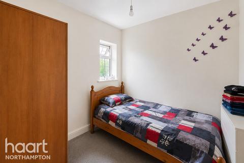 3 bed property, in Hastings Road, £230,000