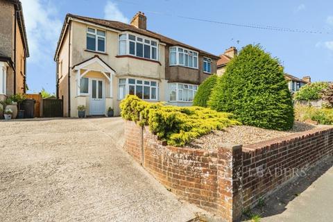 3 bed property, in Chichester Road, £340,000