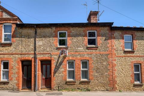 3 bed property, in North Street, £265,000
