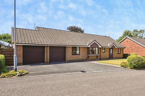 3 bed property, in Sharon Park Close, £595,000