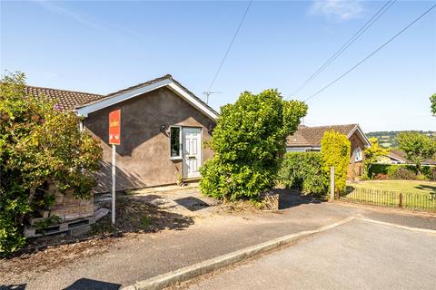 3 bed property, in Pear Tree Close, £240,000