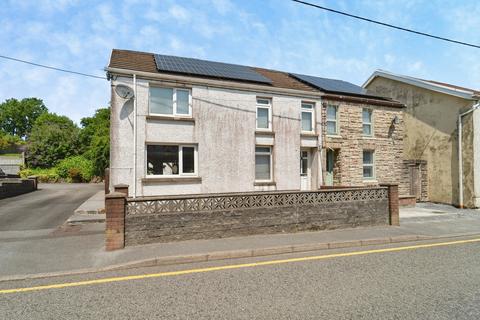 3 bed property, in Norton Road, £190,000