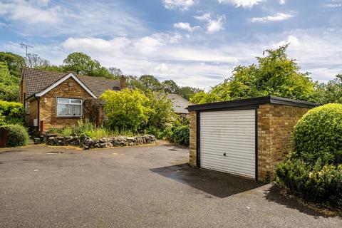 3 bed property, in Bury Street, £785,000