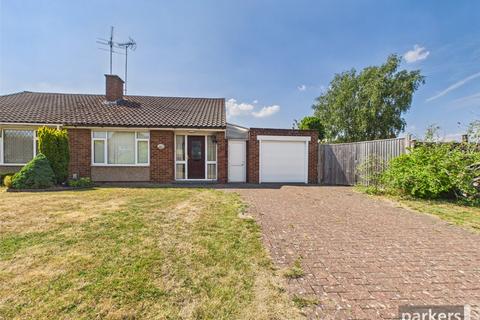 2 bed property, in Fosters Lane, £375,000