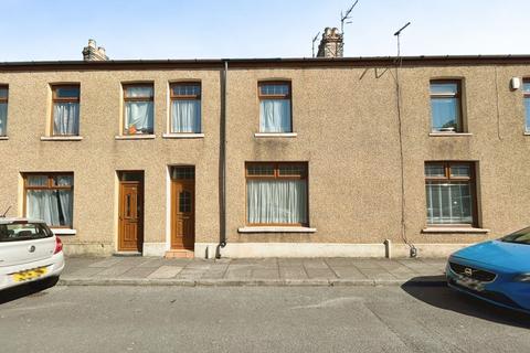 3 bed property, in Lilian Street, £140,000