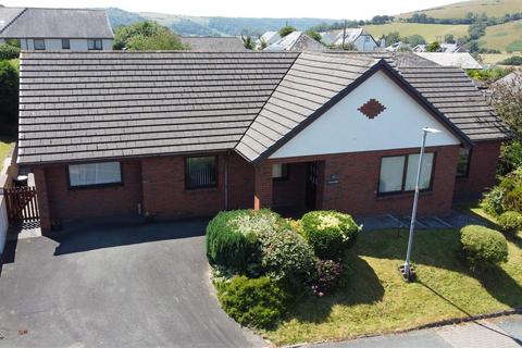 4 bed property, in Maes Y Garn, £325,000