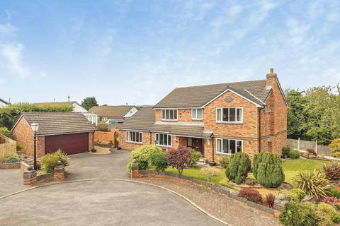 4 bed property, in Greenton Avenue, £600,000