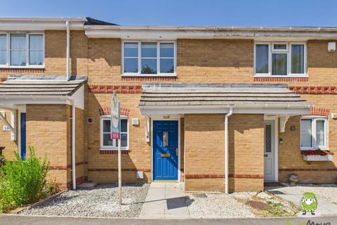 2 bed property, in Oceana Crescent, £300,000