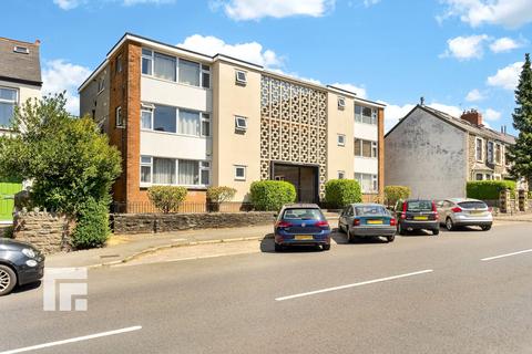 2 bed property, in Philog Court, £170,000