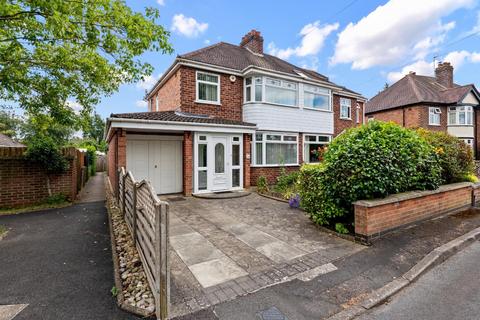 3 bed property, in Dickins Road, £400,000