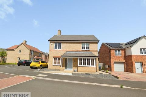 4 bed property, in Cargills Court, £300,000