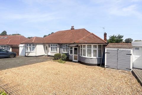3 bed property, in Montpelier Avenue, £450,000