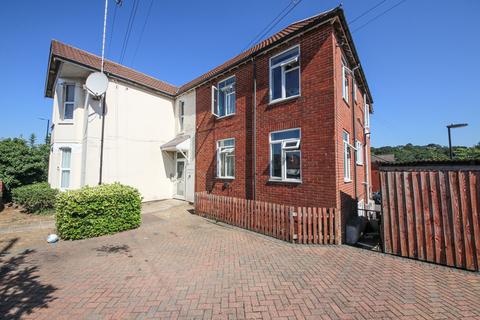 1 bed property, in 229 Bitterne Road West, £110,000