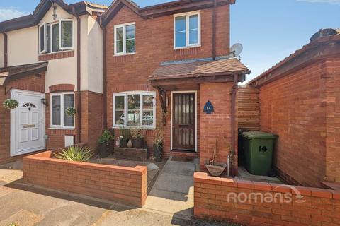 3 bed property, in Blue Timbers Close, £350,000