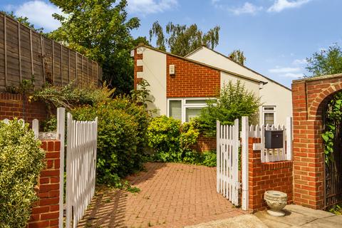 2 bed property, in Coombe Lane, £665,000