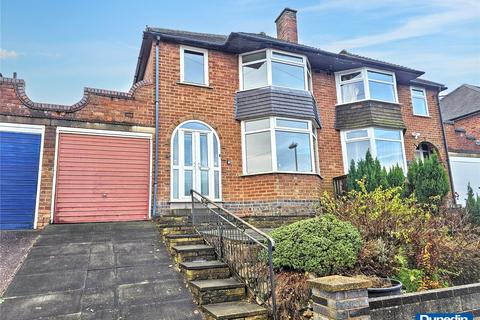 3 bed property, in Loynells Road, £225,000