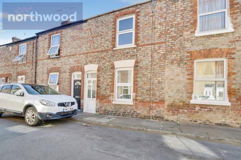 2 bed property, in Granville Terrace, £245,000