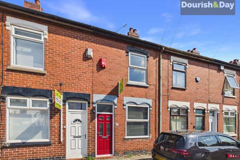 2 bed property, in Albany Road, £135,000