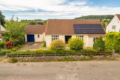 5 bed property, in Locombe Place, £650,000