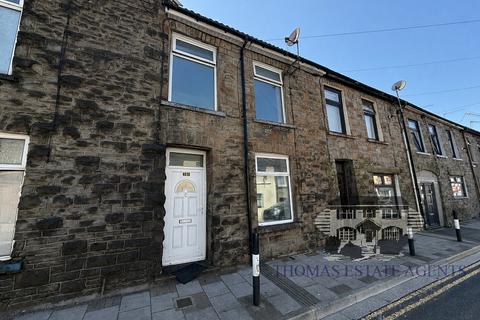 3 bed property, in Brook Street, £115,000