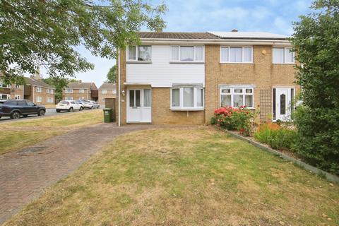 3 bed property, in Abbott Way, £150,000