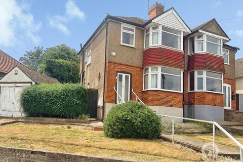 3 bed property, in Evesham Road, £375,000