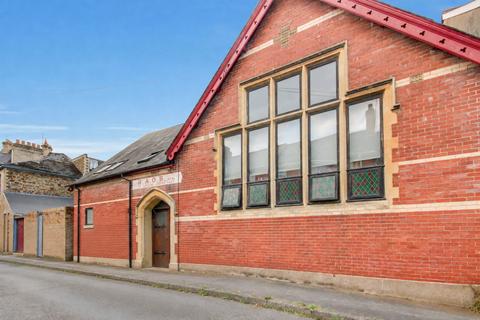 1 bed property, in Ye Barum Lodge, £160,000