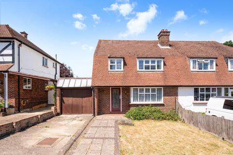 3 bed property, in Hookfield, £700,000