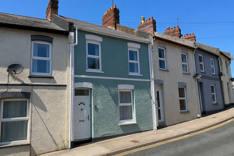 3 bed property, in 18 Forest Road, £215,000