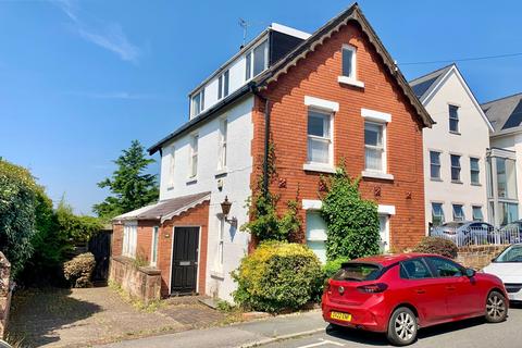 4 bed property, in The Mount, £480,000