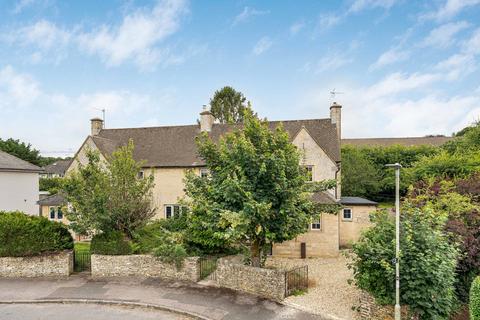 3 bed property, in Bowling Green Road, £450,000