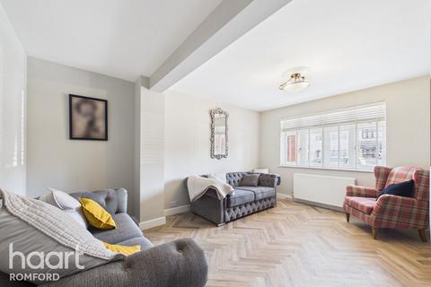 3 bed property, in Carter Drive, £500,000