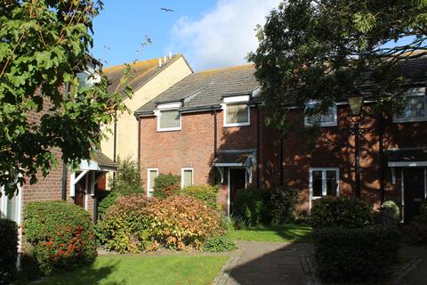 4 bed property, in St. Aubyns Court, £375,000