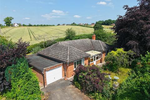 3 bed property, in Burley Gate, £200,000